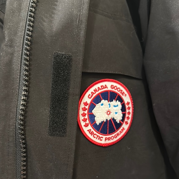 Canada Goose fur jacket - Picture 2 of 8